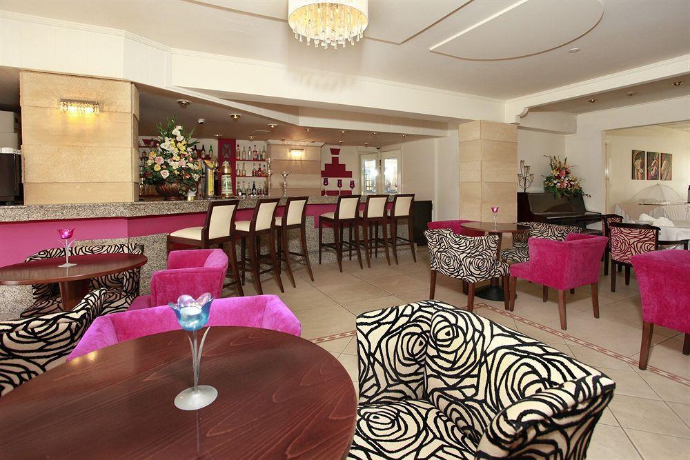 Jasmine Hotel Apartments Limassol Exterior foto