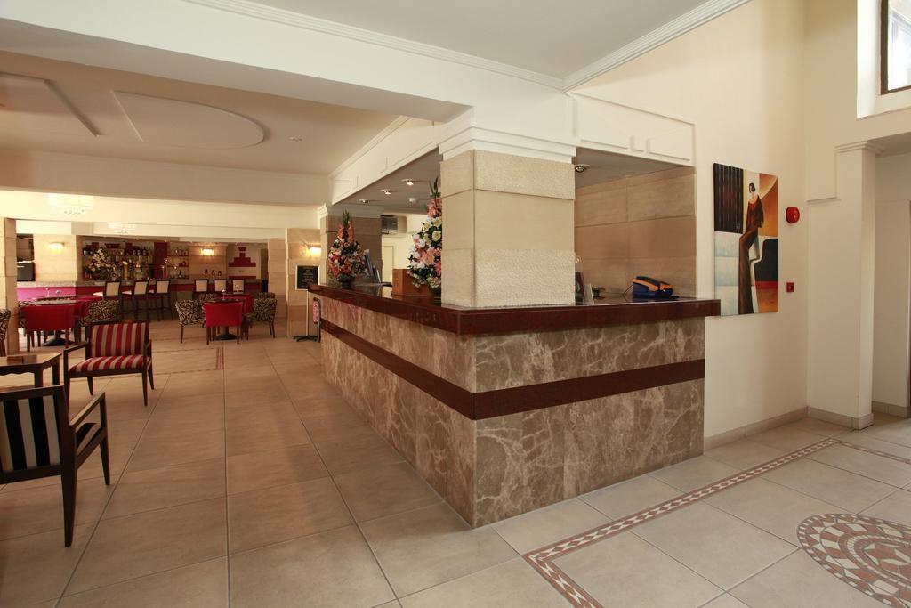 Jasmine Hotel Apartments Limassol Exterior foto