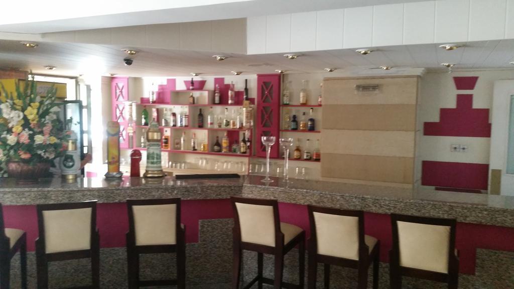 Jasmine Hotel Apartments Limassol Exterior foto