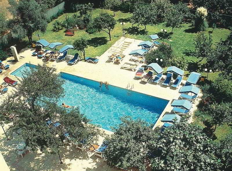 Jasmine Hotel Apartments Limassol Exterior foto